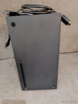 Xbox series X 1TB + 3X OVLÁDAČ - 2