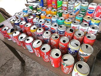 Staré zberateľské plechovky. - 2