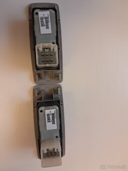 Jeep commander ovládače zadných okien - 2