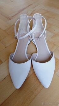 Elegantné biele svadobné sandále, sandalky, velkost 39 - 2