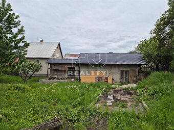 Na predaj slnečný priestranný pozemok s rozostavaným... - 2