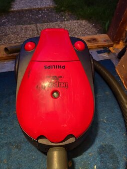 Predám plne funkčný vysávač Philips - 2