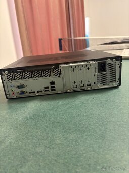 Lenovo V520S – i5, 16 GB RAM - 2