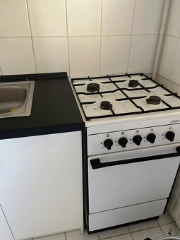 Na predaj: Malá kuchynská linka – horné aj spodné skrinky - 2