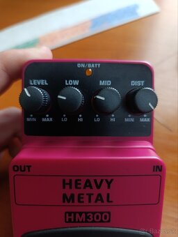 Behringer HM300 Distortion pedál - 2