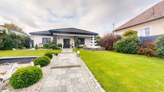 🏡 Nadštandardný 4-izbový rodinný dom s bazénom, zimnou teras - 2