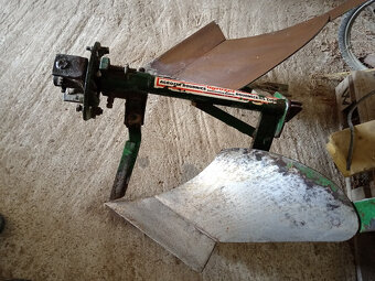 Predám pluh Pon 25 za malotraktor TZ4K Mt8 - 2