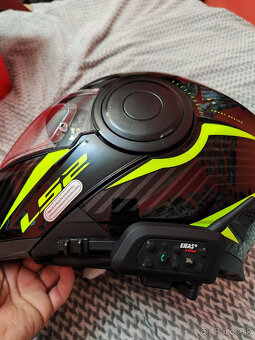 Vyklápacia prilba - 2