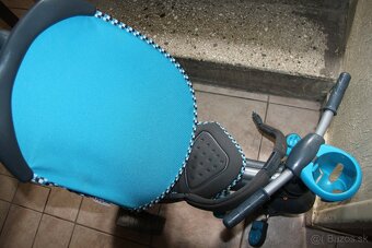 Predám kočík športový s držadlom vzadu. - 2