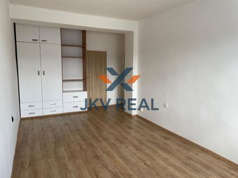 Prenajom 2-izboveho bytu v lukratinvom centre mesta Spišská - 2