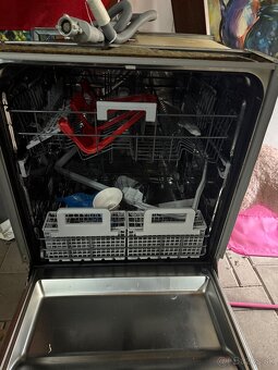 Darujem vstavanú umývačku riadu Whirlpool - 2