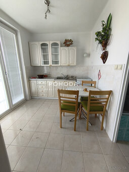 Hroncova: 2 izbový byt, 55 m² + balkón TOP - 2