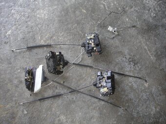 kluc, spinacka, zamok, motorček, interier, octavia 2 skoda - 2