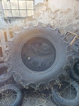 Predám pneumatiky 480/70 r30 - 2