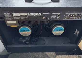 Predám gitarové kombo Behringer GMX212 V-Tone analog modelin - 2
