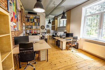 Na prenájom štýlové priestory na námestí pri hoteli Magura P - 2