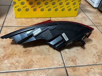 Zadné pravé svetlo na Škoda Superb Combi III - 2SK354832041 - 2