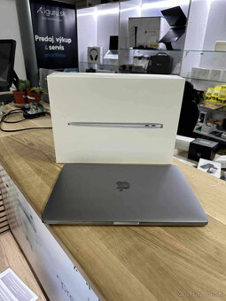 Apple MacBook Pro 13″ (2017) - 2