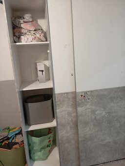 Šatnikova skriňa - 2