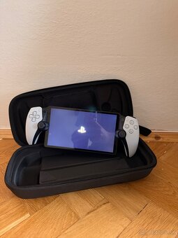 Playstation portal - 2