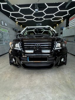 Toyota LANDCRUISER 200 V8 4.5 l D-4D LUX WALD TUNING - 2