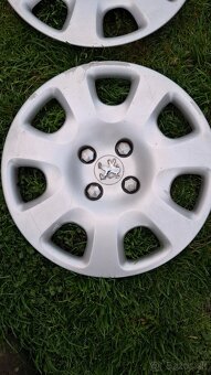 Original Peugeot R15 puklice - 2