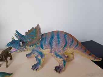 Dinosaury - 2