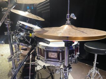 Pearl free floating Maple 14x5 snare - 2