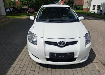 Toyota Auris 1,4 D4-D nafta manuál 66 kw - 2