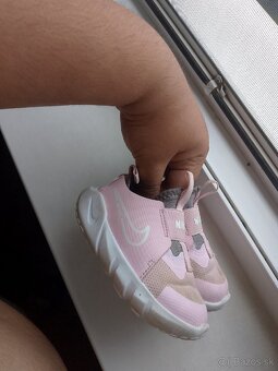 Nike tenisky pre dievčatá - 2
