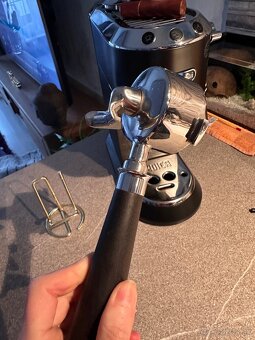 Paka s dvojvypustou Delonghi - 2