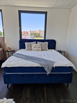 Masívna boxspring posteľ s matracmi a roštami – zn. SANAS - 2
