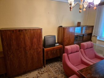 Predám staršiu skrinu zachovalu skoro žiadna vadi - 2