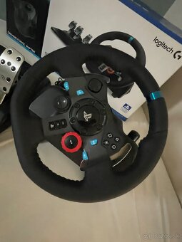Predám hený volant Logitech g29 s riadiacou pákou TOP stav - 2