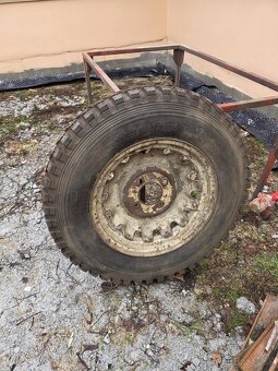 Škoda tudor - kolesá - 2