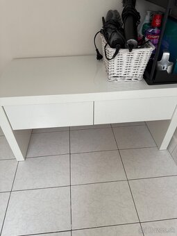 Ndekoracie na stenu - 2