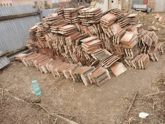 Stará škridla v dobrom stave za odvoz - 2