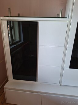 BIELA OBYVACIA STENA - 2