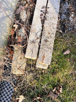 Darujem betónové stĺpiky - 2