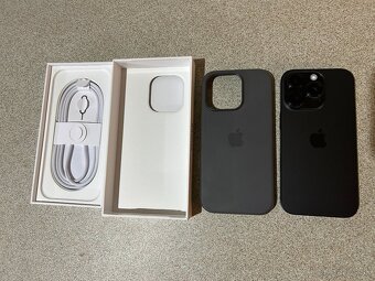 iPhone 16 Pro 256 GB čierny titán - 2