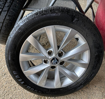 Predám letnú sadu 205/55R16 s diskami 6,5Jx16 - 2