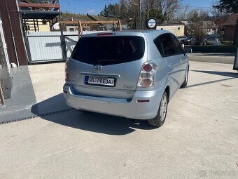 Predám Toyota Corola Verso 2.2D Pekná 258000km Top - 2