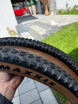 2.6x29 maxxis dhf + 2.4x29 wtb trial boss - 2