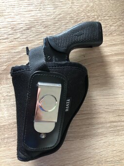 Colt 38 špeciál Top na skryté nosenie zbran evidovana v Rv - 2