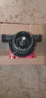 přečerpávač vody pomocí upnutí do vrtačky - 2
