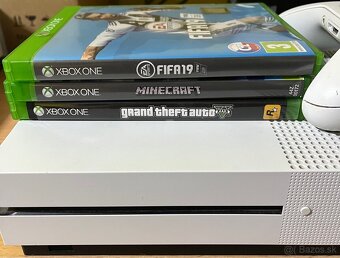 Xbox One S 1tb + 3 hry #2 - 2