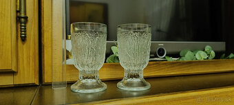 Hutné sklo - vázy, dózy, popolníky, poháre - 2