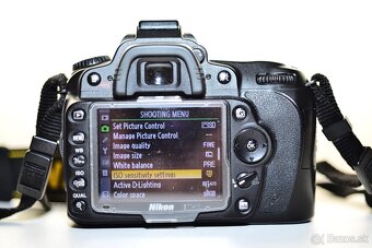 Nikon D90 + příslušenství - 2