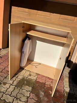 vešiakova skrinka - 2