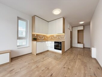 PRENÁJOM: garsónka s parkovacím miestom a balkónom v novosta - 2